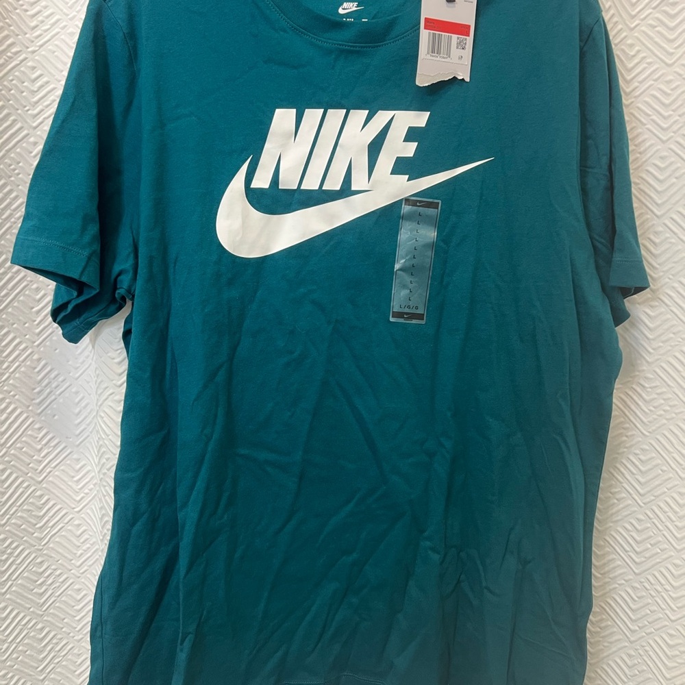Nike Men's Aqua Short Sleeve Tee